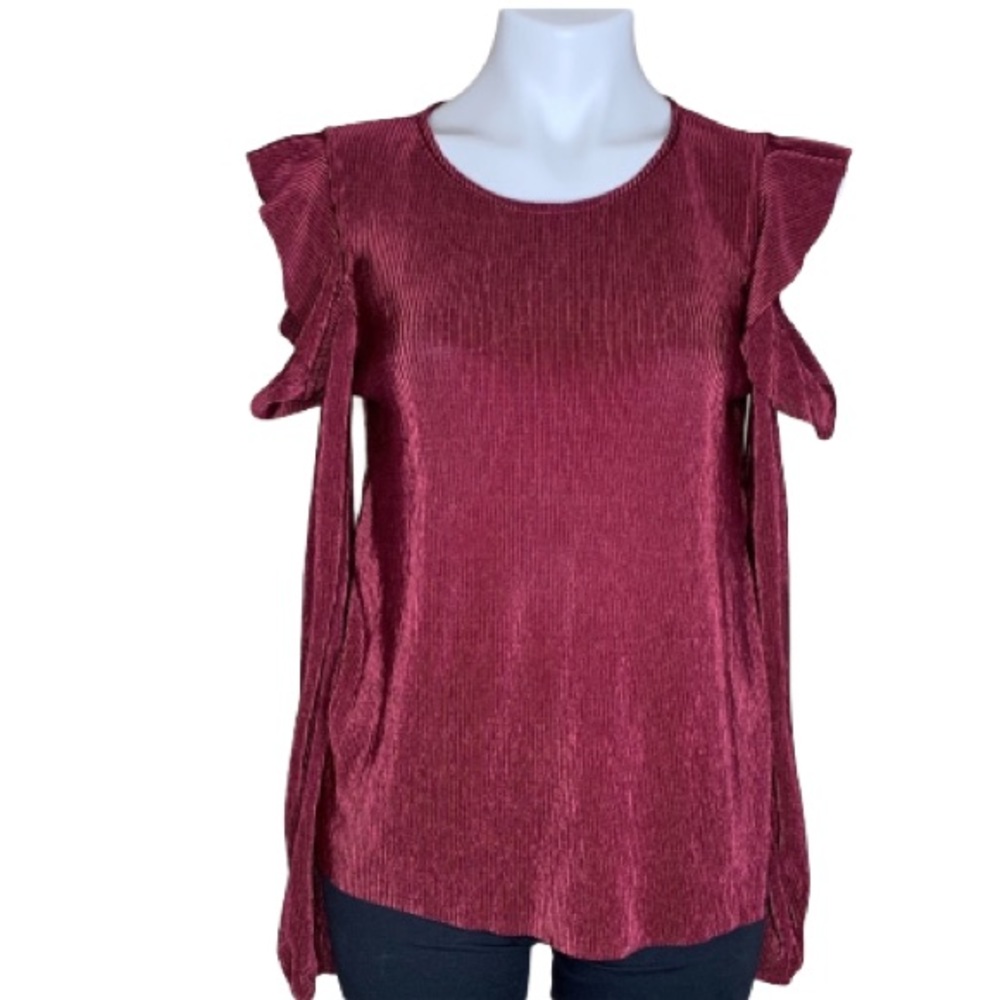 One Hart Juniors Cold Shoulder Ruffled Top - Picture 4 of 7
